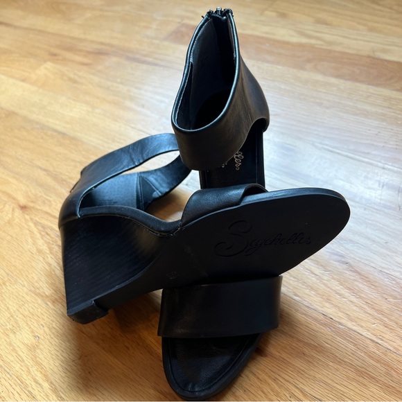 Seychelles black zipper wedge. 8.5 women’s. Worn once but no box. - Picture 10 of 10